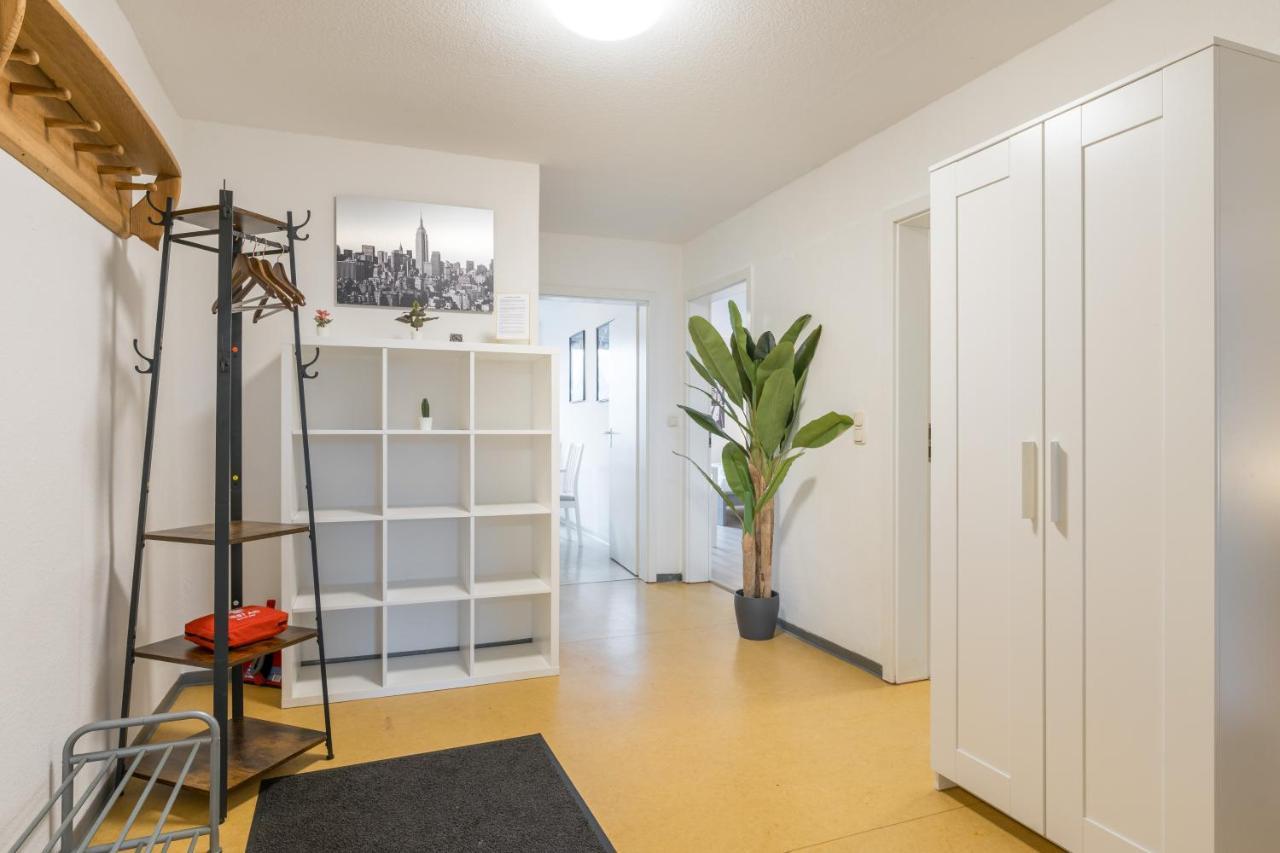 Einfach Aber Sehr Komfortabel - Wohnung Fuer 6 Personen - 2Xwc - Grupen, Messe, Monteure, Studenten - Voll Ausgestattet - 6 Betten 140X200Cm Hochwertig, 3 Smart-Tv 55 Zoll Netflix, 1000 Mbit Wlan, Voll Ausgestattete Kueche Duisburg Eksteriør bilde